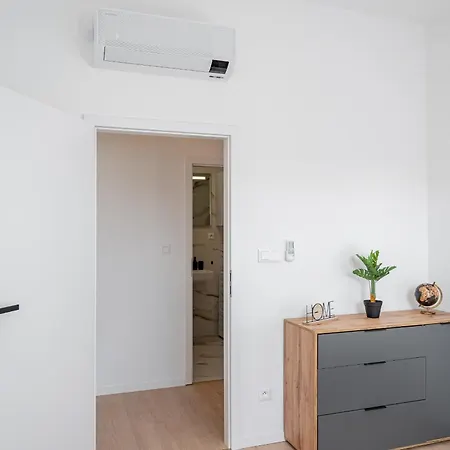 New Cozy In Heart Of Free Garage Parking * Pressburg
