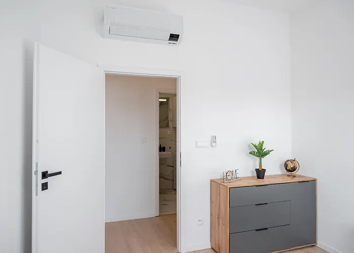 New Cozy In Heart Of Free Garage Parking * Bratysława