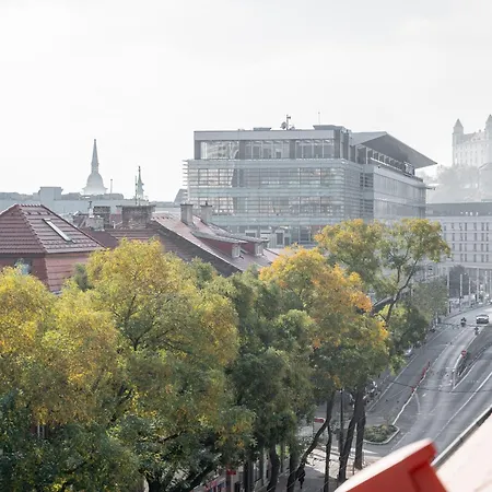 New Cozy In Heart Of Free Garage Parking * Bratislava