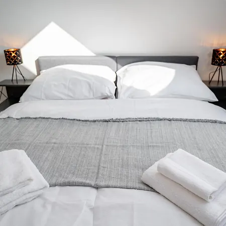 Apartament New Cozy In Heart Of Free Garage Parking *